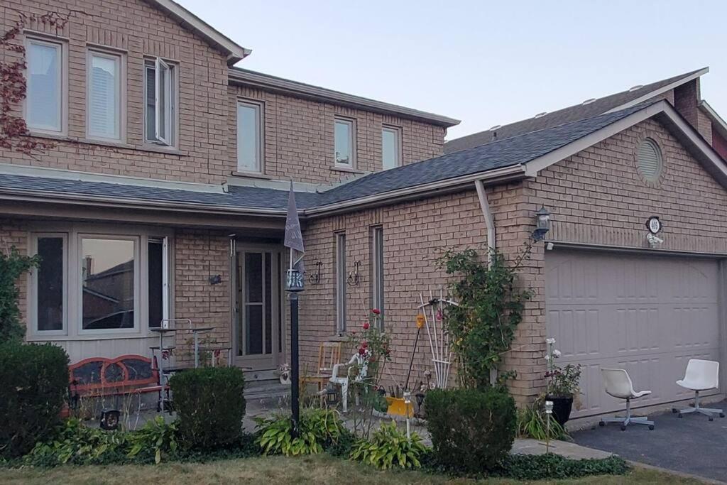 Beautiful House In Mississauga Leilighet Eksteriør bilde